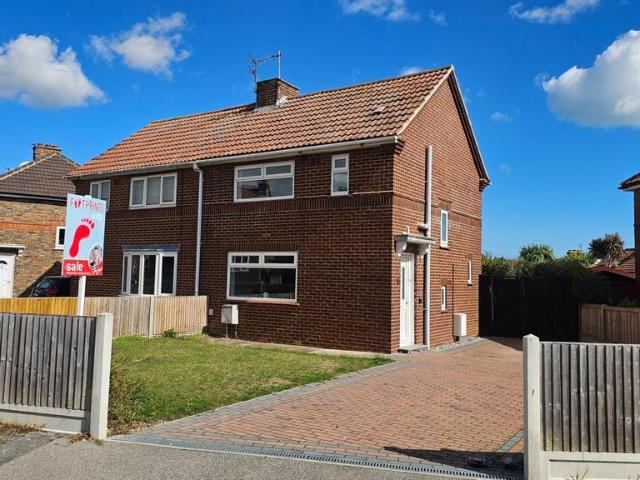 House for sale in Mill Hill, Ash