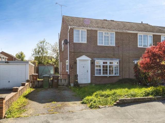 House for sale in Walton, West Yorkshire