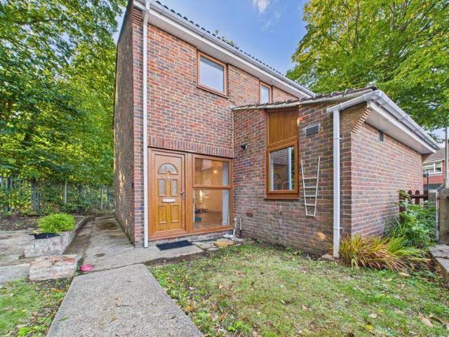 House for sale in Farthing Corner, Gillingham