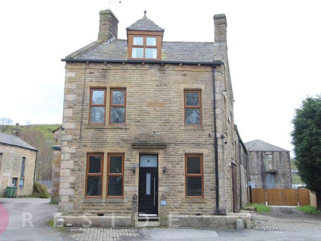 House for sale in Caldermoor, Burnedge
