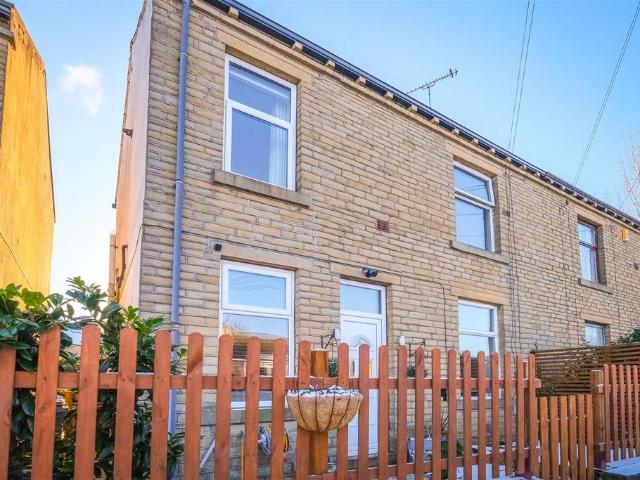 House for sale in Hove Edge, Hipperholme