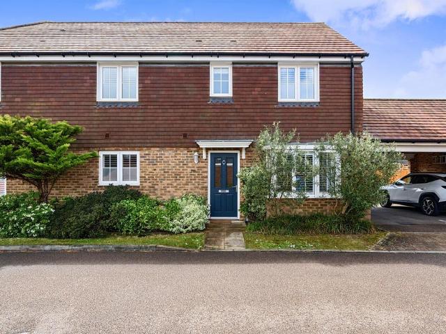 House for sale in Cheeseman's Green, Bridgefield