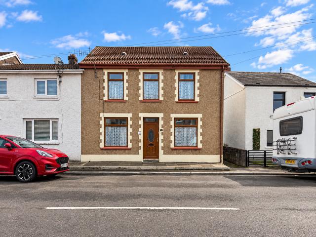 House for sale in Hirwaun