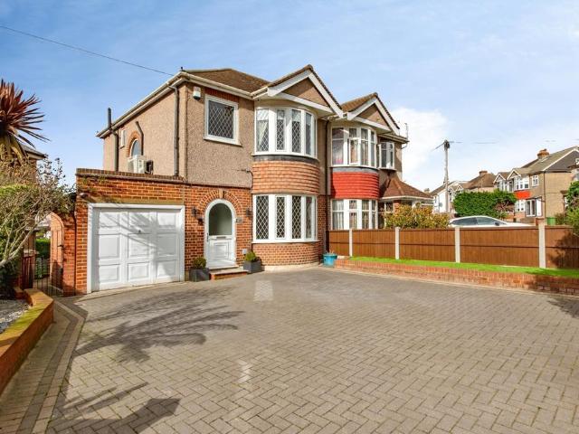 House for sale in Aveley, Essex