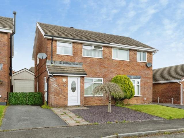 House for sale in Llanedi, Fforest