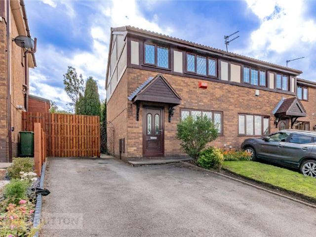 House for sale in Stalybridge, Tameside