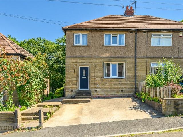 House for sale in Linthwaite, West Yorkshire