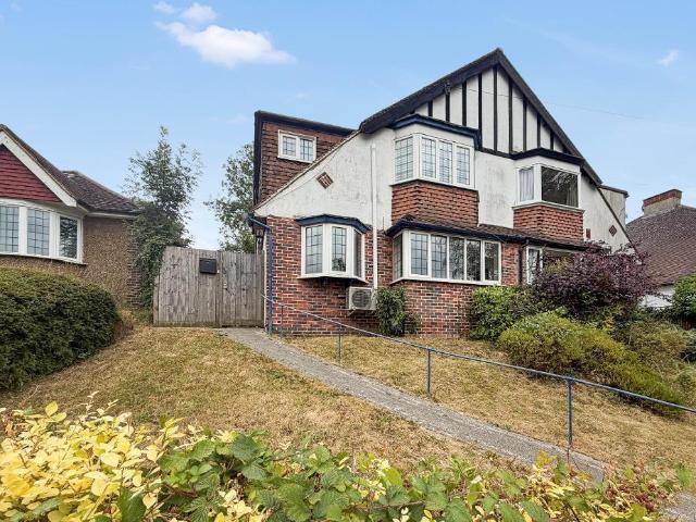 House for sale in Hillview, Surrey