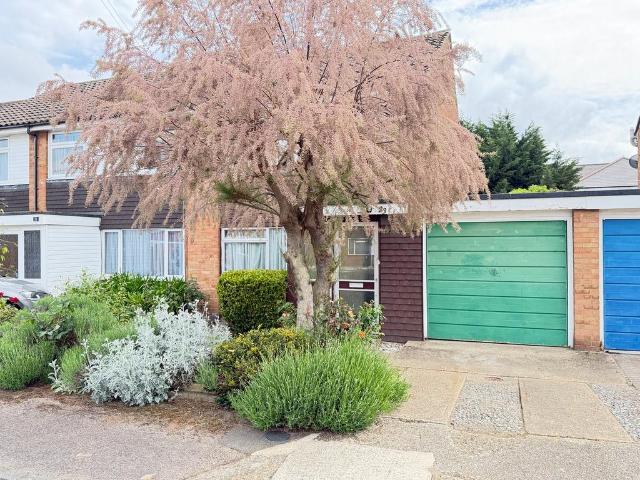 House for sale in Littleton Common, Lower Halliford