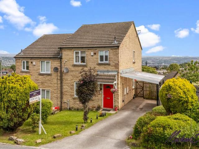 House for sale in Slack Side, West Yorkshire
