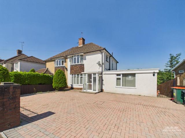 House for sale in Blaen-Y-Pant, Wales