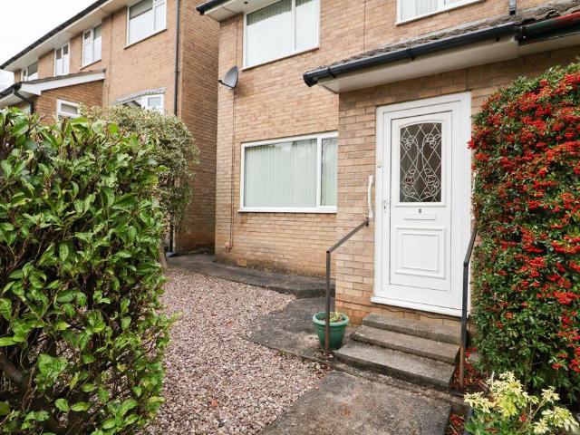 House for sale in Simmondley, Charlesworth