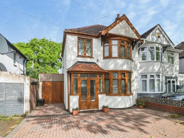 House for sale in Woodsetton, Coseley