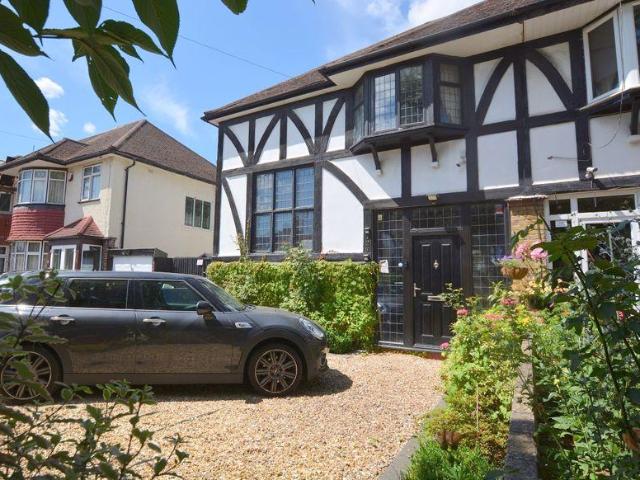 House for sale in Lane, Greater London