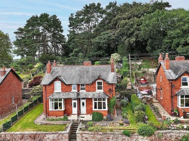 House for sale in Kingsley Moor, Staffordshire