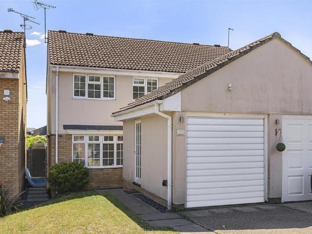 House for sale in Kings Hill, Colliers End