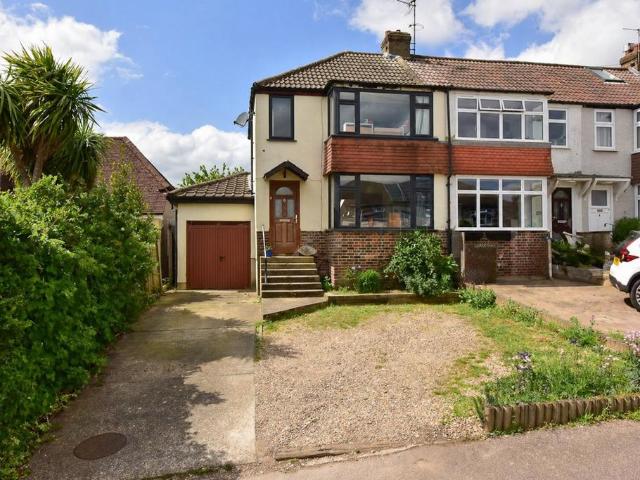 House for sale in Oakmere, Potters Bar