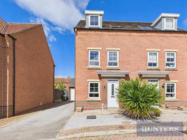 House for sale in Cayton