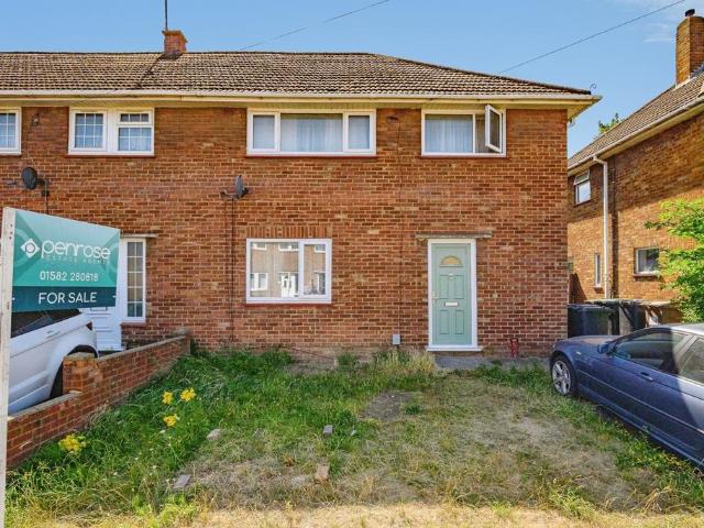House for sale in Leagrave, Luton