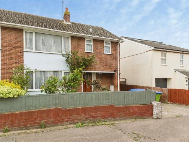House for sale in Dale Hill, Essex
