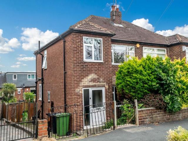House for sale in Pudsey, West Yorkshire