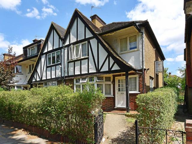 House for sale in London Borough of Ealing, Park Royal