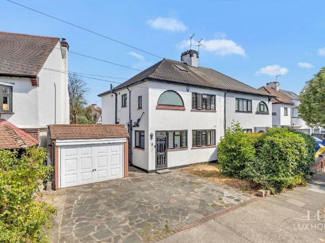House for sale in Gidea Park, Greater London