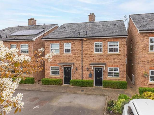 House for sale in Pouchen End, Hertfordshire