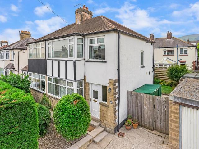 House for sale in Ben Rhydding, Bradford