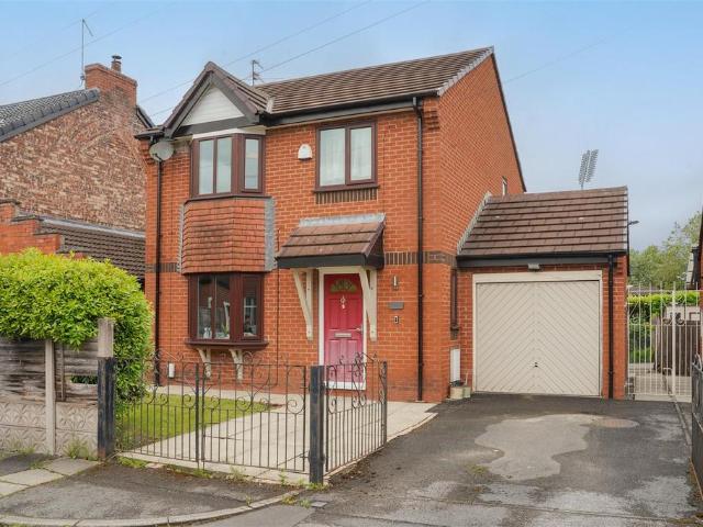 House for sale in Gorse Hill, Trafford Park