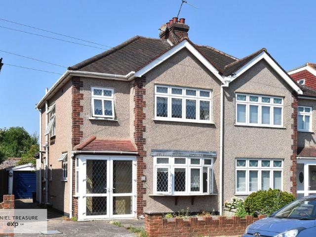House for sale in Bromley Common, Greater London