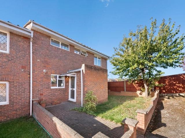 House for sale in Wood End, Greater London