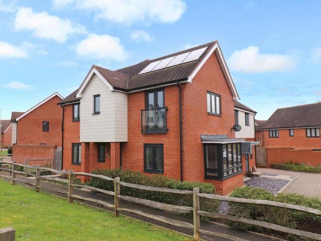 House for sale in Hedge End, Helford