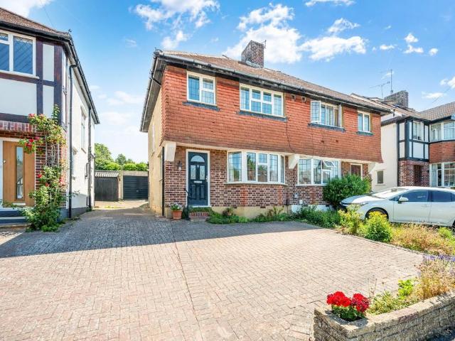 House for sale in The Wells, Surrey