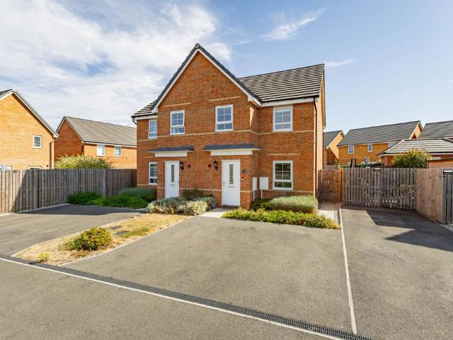 House for sale in Royston, South Yorkshire