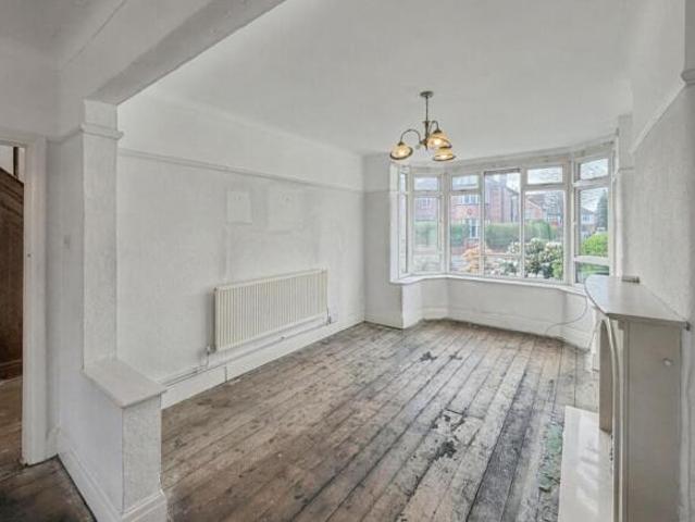 Farm for sale in Gorse Hill, Trafford Park