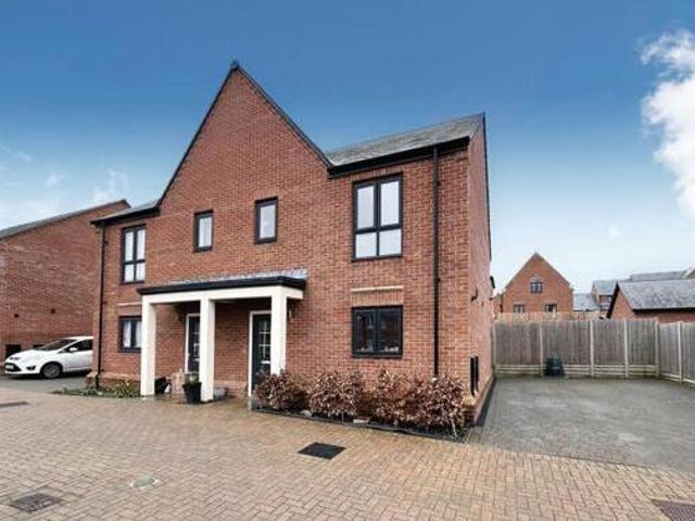 House for sale in Gun Hill Park, Rushmoor