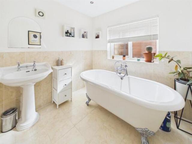 Farm for sale in Barton, Gloucester