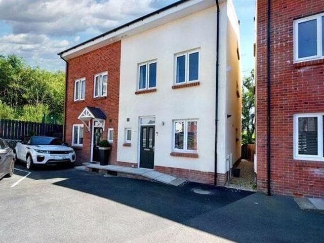 House for sale in Ammanford, Wales