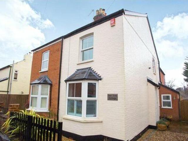 House for sale in Ascot
