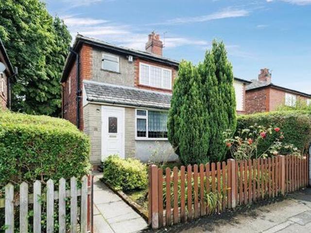 House for sale in Ashton-under-Lyne, Tameside