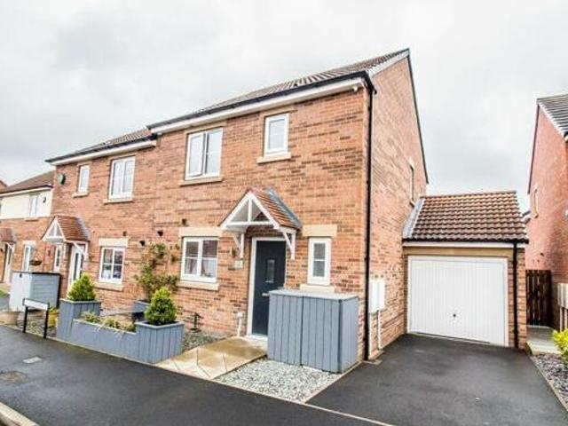 House for sale in Oxclose, Washington