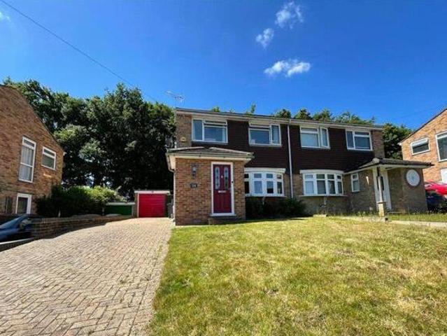House for sale in Heol-las, Surrey