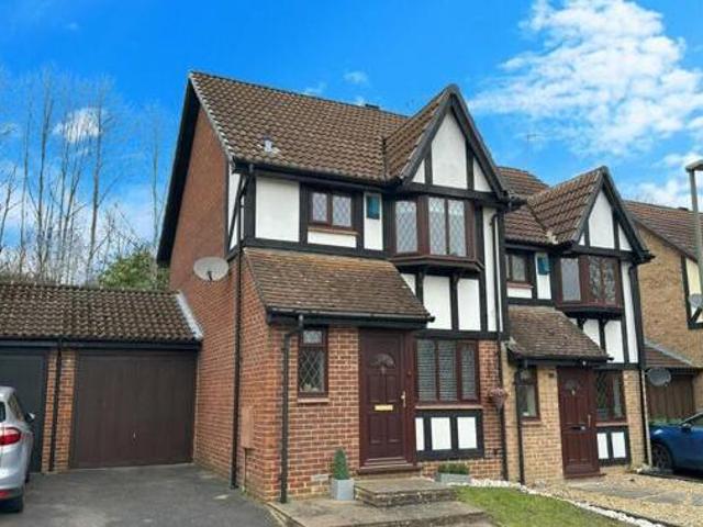 House for sale in Heol-las, Surrey