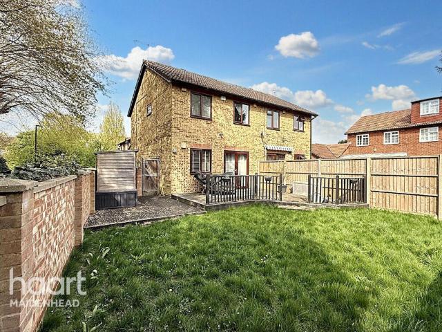 Semi Detached House for sale in Slough