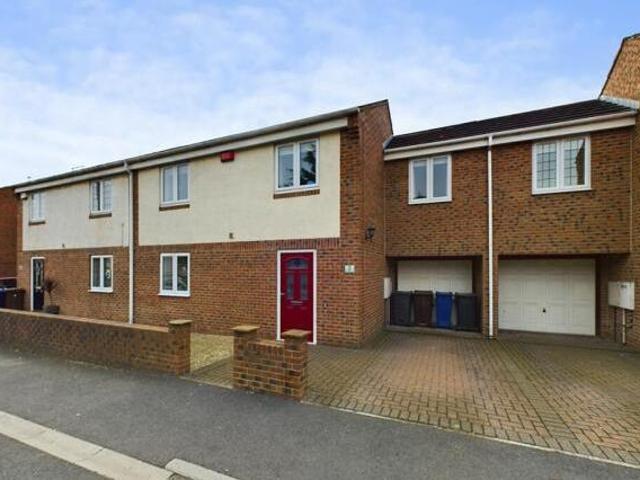 House for sale in Royston, South Yorkshire