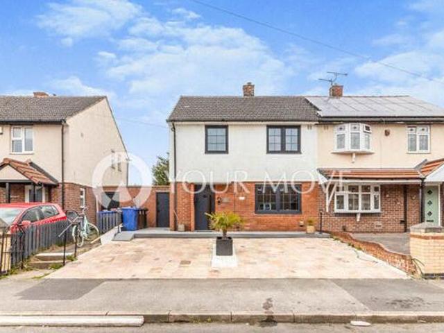 House for sale in Royston, South Yorkshire