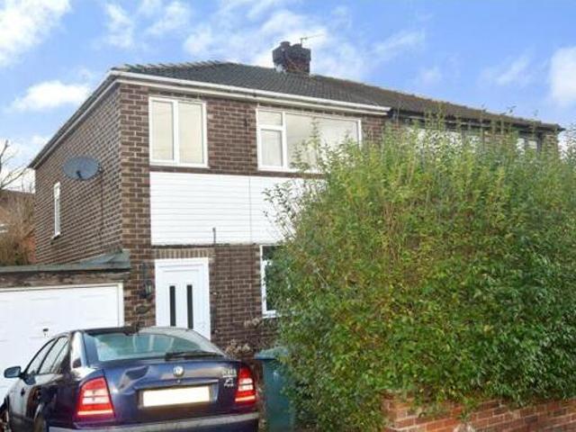 House for sale in Batley, West Yorkshire