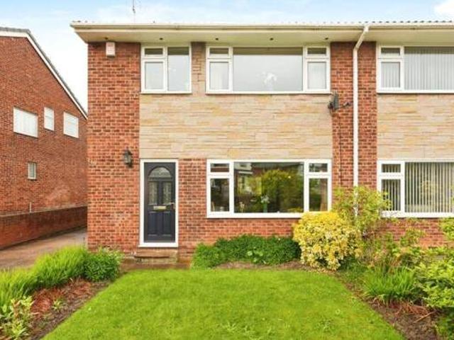 House for sale in Batley, West Yorkshire