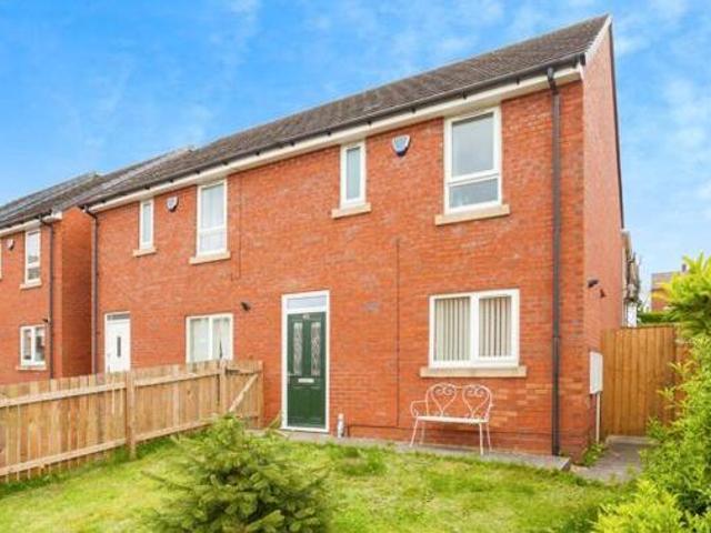 House for sale in Batley, West Yorkshire
